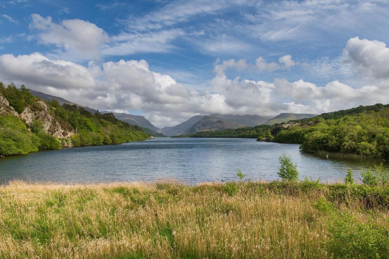 Arlyn, Padarn Lake Viewpoint In Snowdonia Caernarfon Kültér fotó